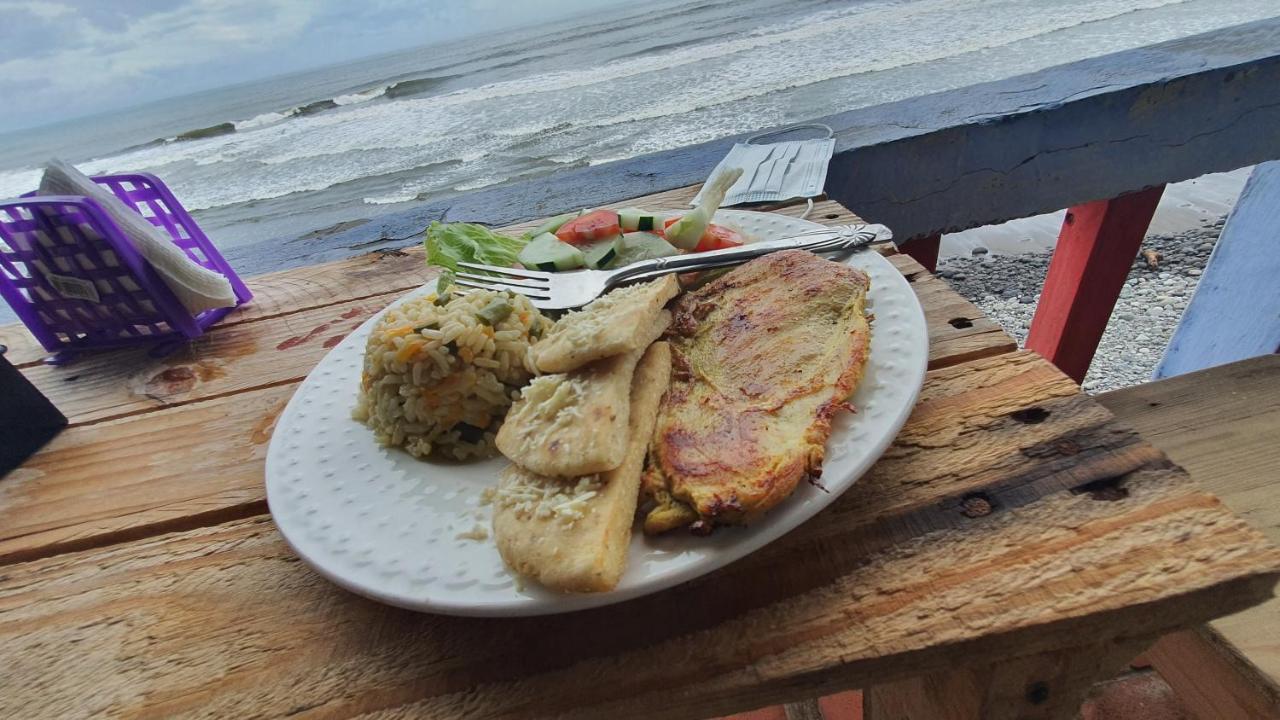 Hostal Club Mochilero Ла Либертад Екстериор снимка